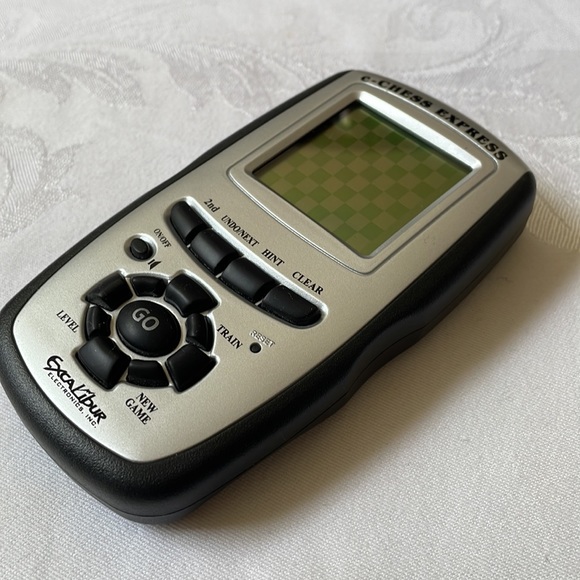 Excalibur electronics e-chess express game handheld pocket portable - Picture 6 of 7